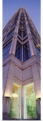 Low angle view of a skyscraper, Chicago, Illinois