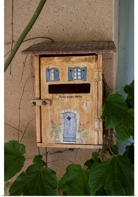 Mailbox at the outside of a house, Saignon, Luberon