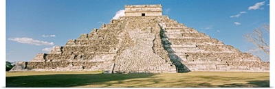 Mexico, Yucatan, Chichen Itza, El Castillo pyramid
