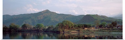 Nepal, Pokora, Fishtail Mountains, Panoramic view of mountains around a lake