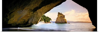 Rock formations in the Pacific Ocean, Cathedral Cove, New Zealand