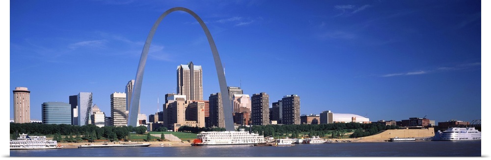 Skyline Gateway Arch St Louis MO