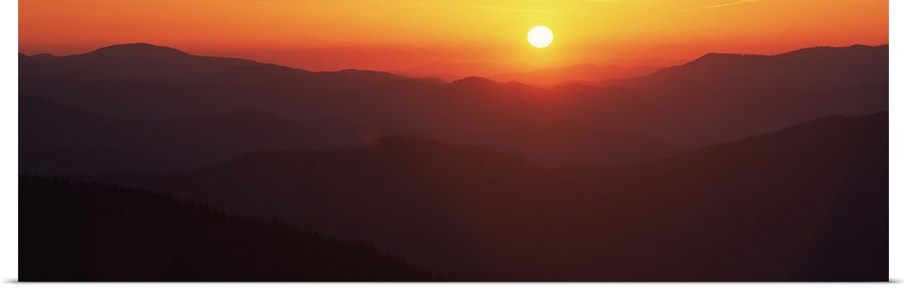 Sunrise over mountain range, Great Smoky Mountains National Park, North Carolina, USA