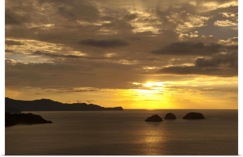 Sunset over the Pacific ocean, Bahia Hermosa, Gulf Of Papagayo, Guanacaste, Costa Rica