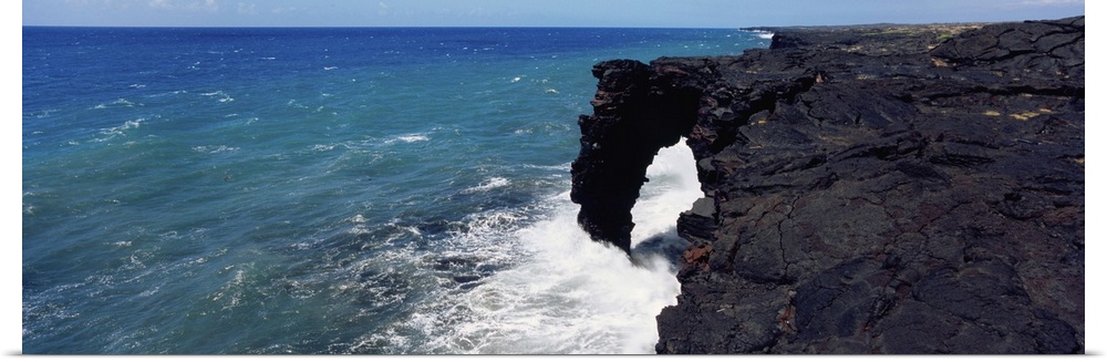 Waves breaking on rocks, Hawaii Volcanoes National Park, Big Island, Hawaii