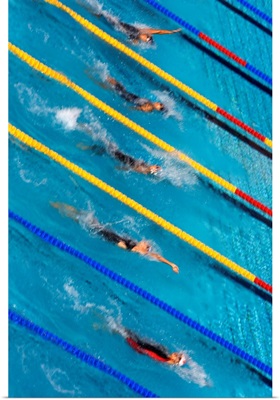 Women's backstroke race