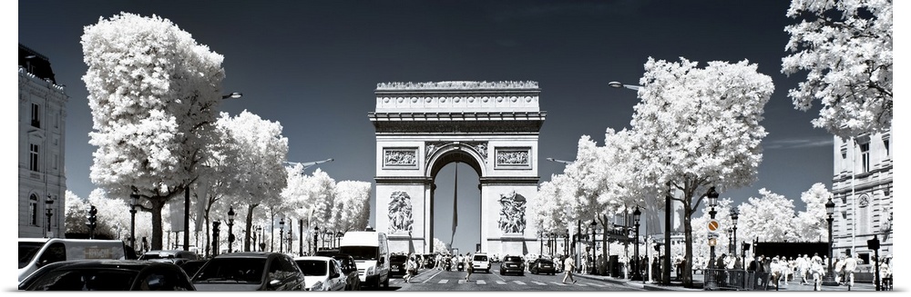 A view of the Arc de Triomphe in Paris with selective coloring. From the "Another Look" series.