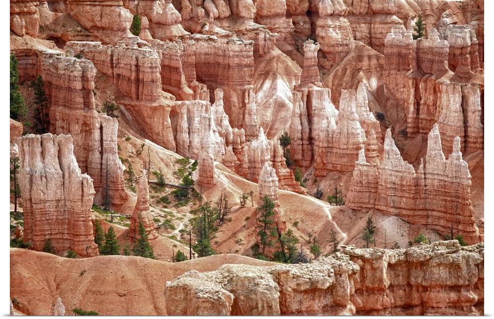 Detail of the sedimentary striations found in the hoodoos of Bryce Canyon.