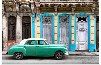 Cuba Fuerte Collection - Green Vintage Car in Havana