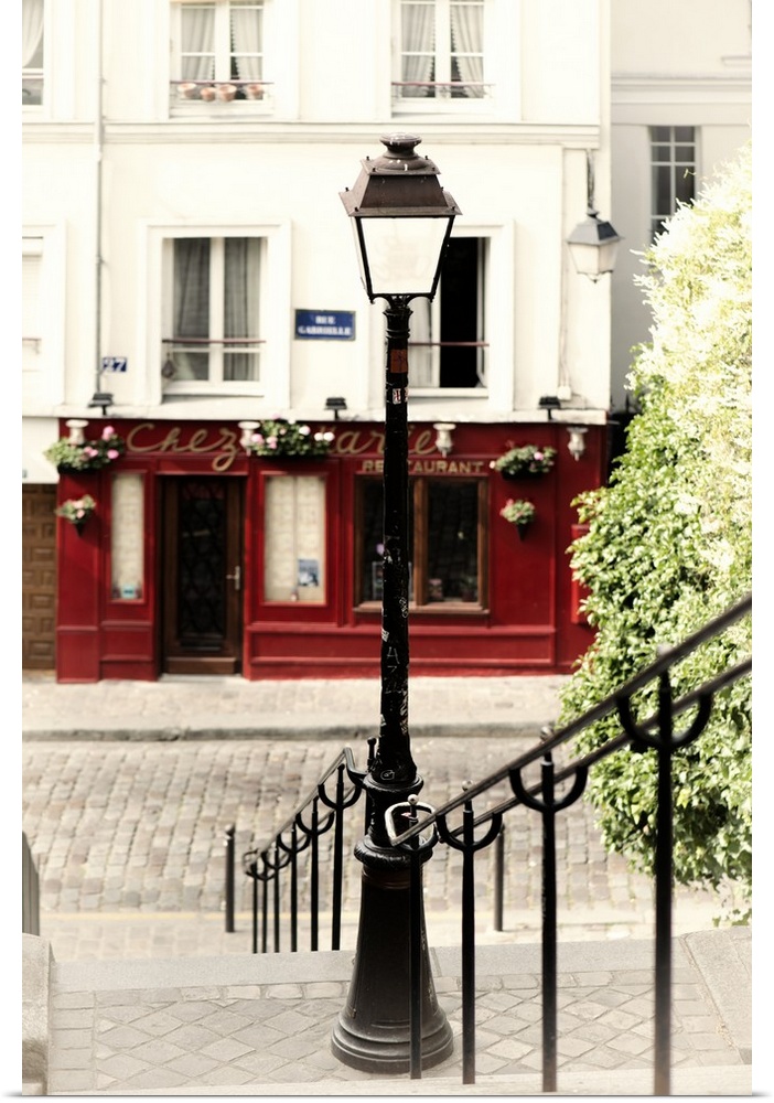 A photograph of a lamppost in Paris.