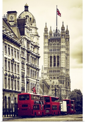 The House of Parliament and Red Bus London