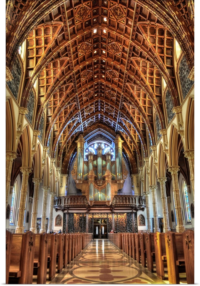 Photograph of the interior of a cathedral.