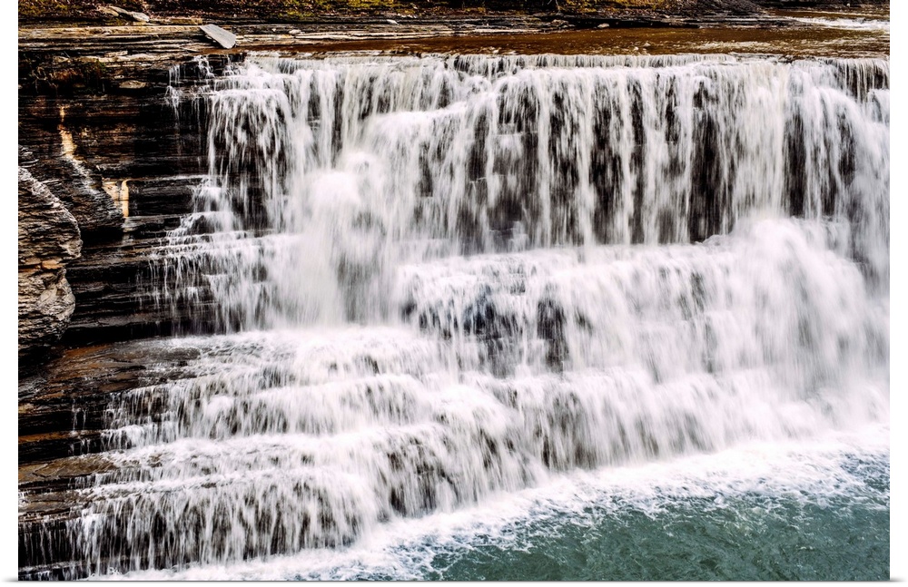 View of lower falls of the Genesee River in Letchworth State Park, New York.