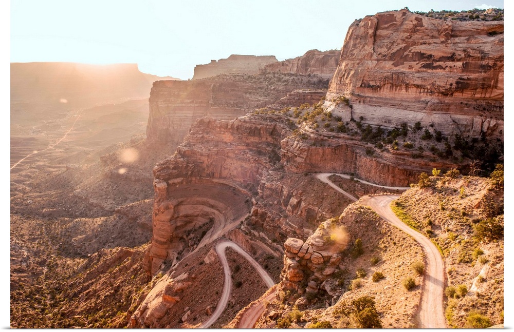 Hairpin turns on Shafer Trail, a dangerous sheer road on the cliffs in Canyonlands National Park, Moab, Utah.