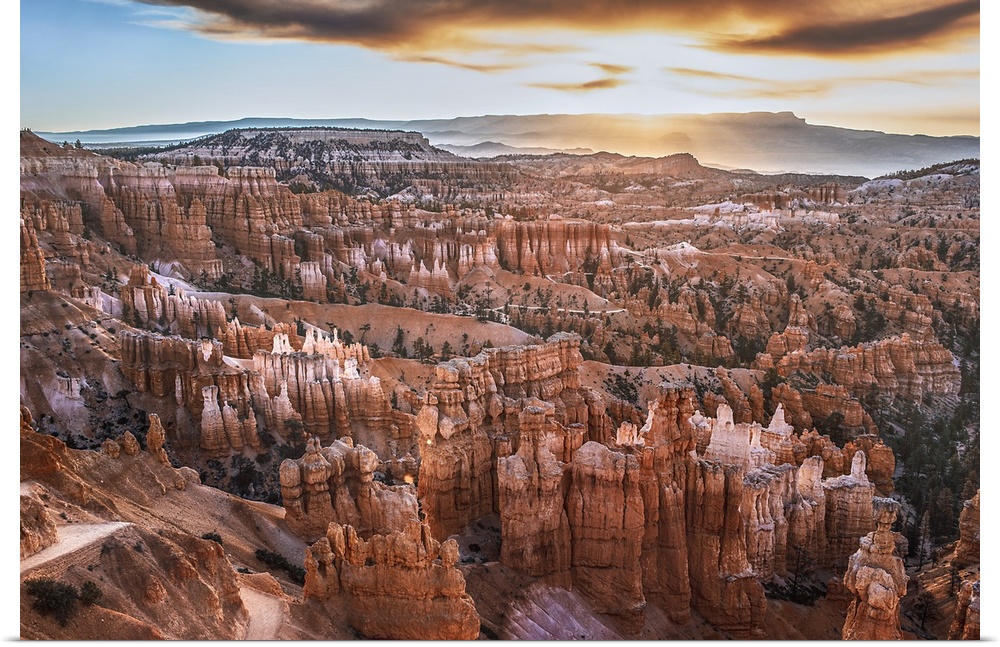 Bright sunlight shining on the rock formations on the Queen's Garden Trail in Bryce Canyon National Park, Utah.