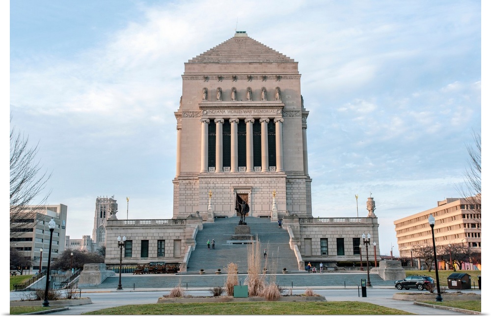 Photo of a historical monument in Indianapolis, Indiana, originally built to honor the veterans of World War I.