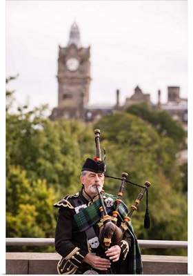 Man Playing Bagpipes, Edinburgh, Scotland, UK