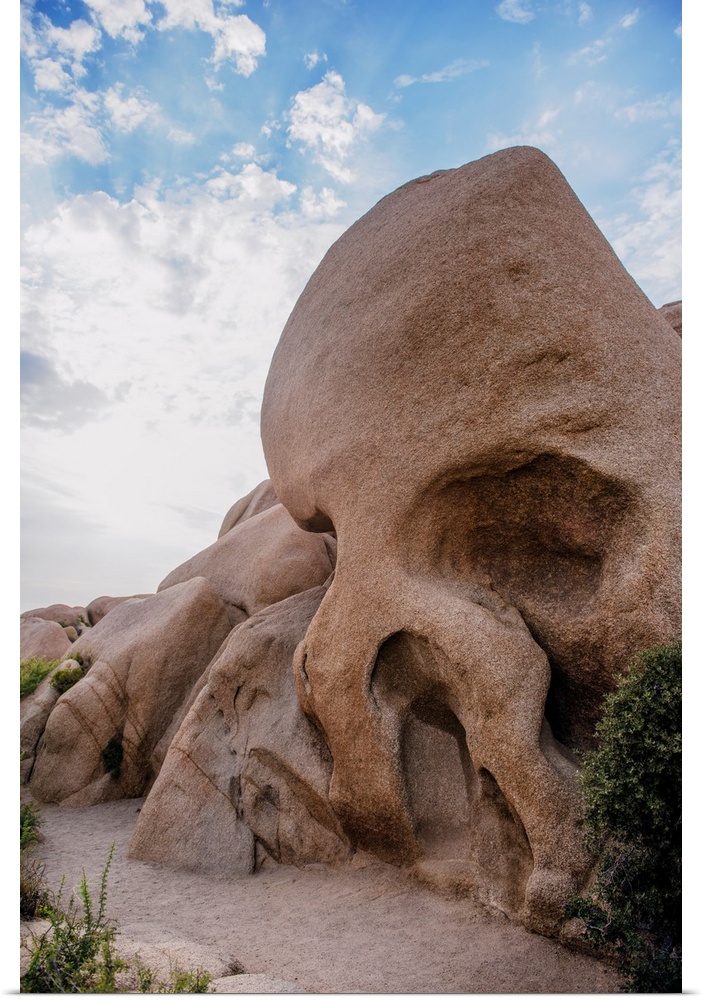 View of Skull rock in Joshua Tree National Park, California.