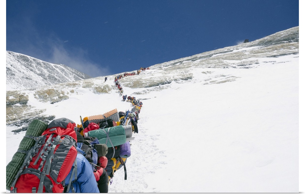 A line of climbers on the Lhotse Face, Mount Everest, Solu Khumbu Everest Region, Sagarmatha National Park, UNESCO World H...