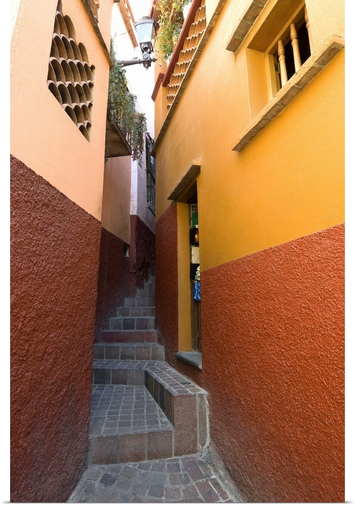Alley of the Kiss, named because of the close balconies, Guanajuato, Mexico