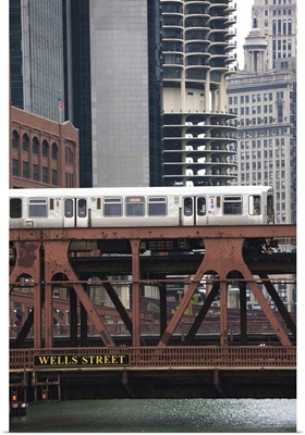 An El train on the Elevated train system crossing Wells Street Bridge, Chicago, Illinois