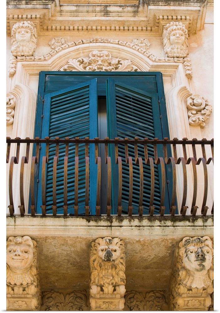 Baroque balcony, Palazzo Nicolaci, Noto, Sicily, Italy