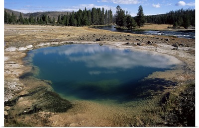 Black Opal Spring, Biscuit Basin, Yellowstone National Park, Wyoming, USA