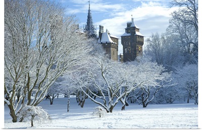 Cardiff Castle in snow, Bute Park, South Wales, Wales, UK