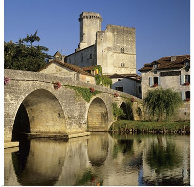 Chateau de Bourdeilles and Dronne River, Bourdeilles, Aquitaine, France