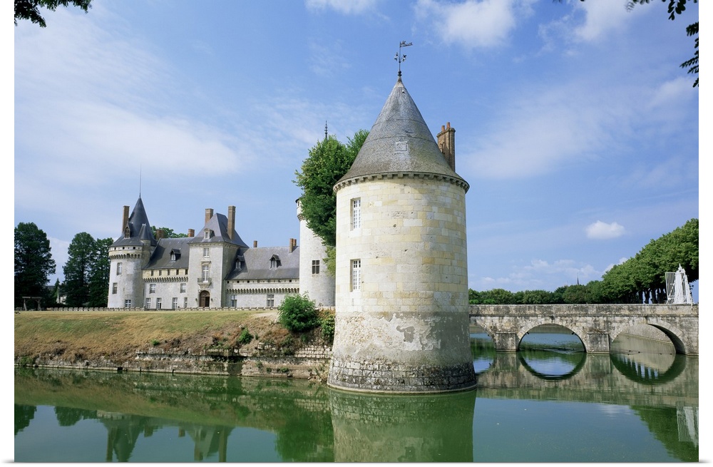 Chateau Sully-sur-Loire, Loire Valley, Centre, France, Europe