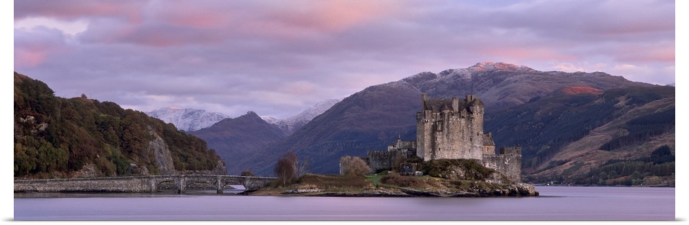Eilean Donan Castle, Dornie, Lochalsh, Highland region, Scotland, UK