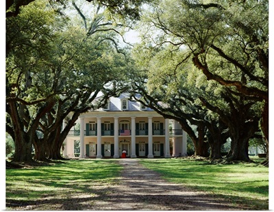 Exterior of Plantation Home, Oak Alley, New Orleans, Louisiana