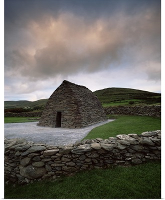 Gallarus Oratory, Dingle Peninsula, Munster, Republic of Ireland