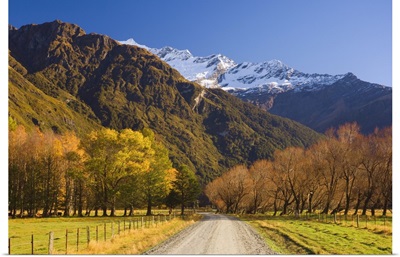 Gravel road, Matukituki Valley, Central Otago, South Island, New Zealand