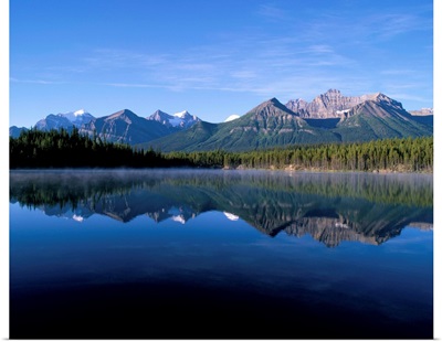 Herbert Lake and Bow Range, Banff National Park, Rocky Mountains, Alberta, Canada