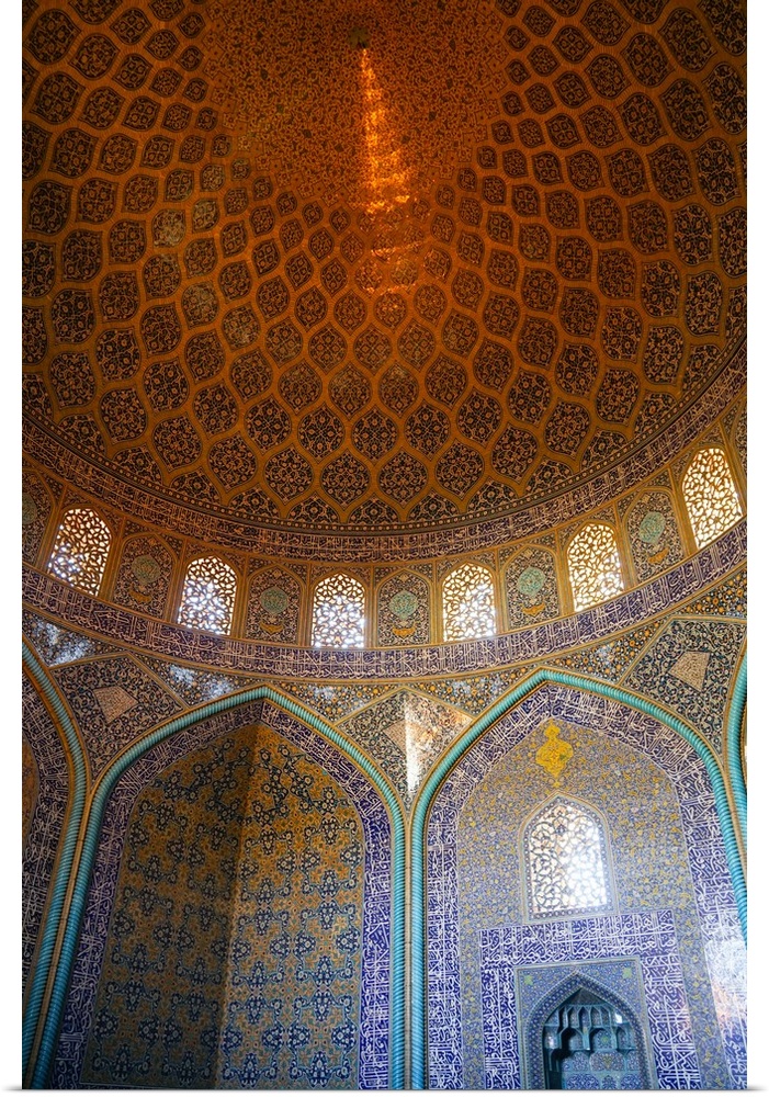 Interior of the dome of Sheikh Lotfollah Mosque, Isfahan, Iran, Middle East