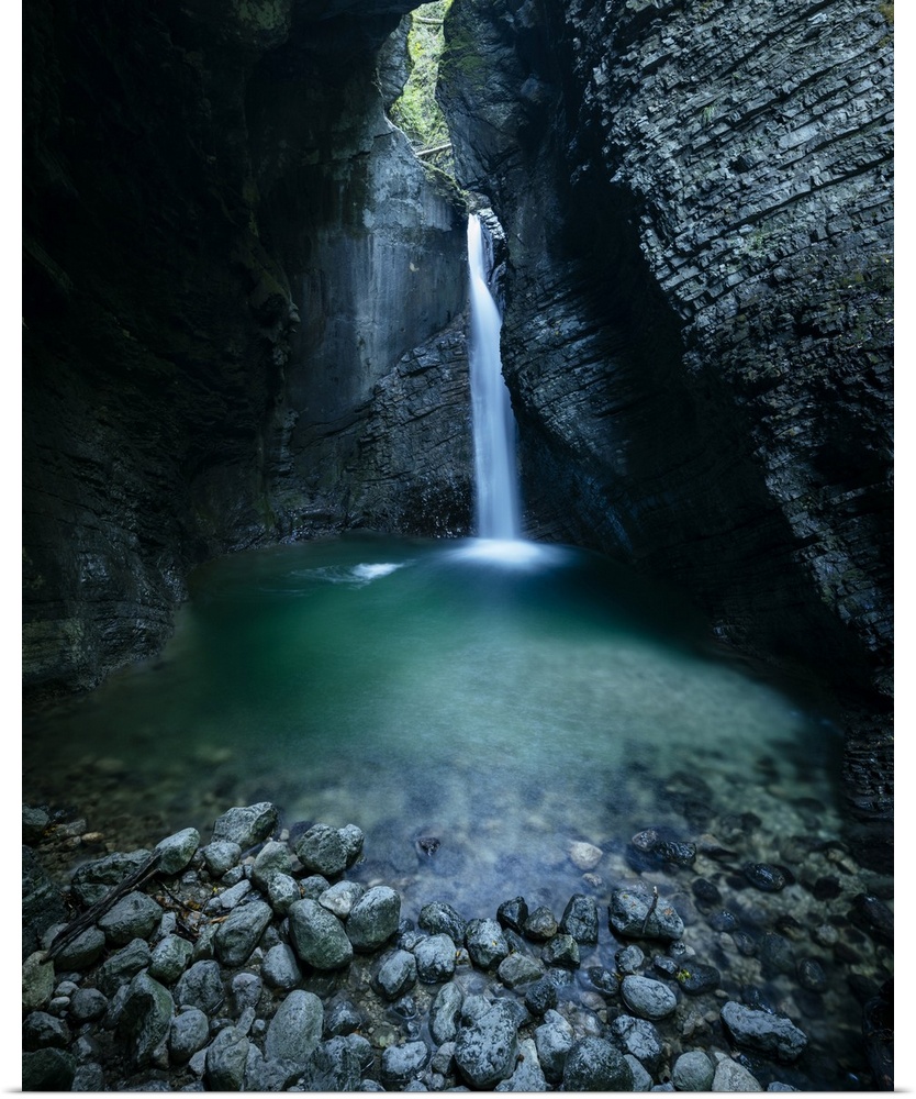 Kobarid waterfall, Kobarid, Caporetto, Gorizia, Triglav National Park, Upper Carniola, Slovenia, Europe