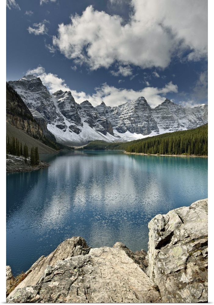 Moraine Lake in the fall with fresh snow, Banff National Park, Alberta, Canada