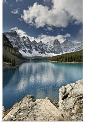 Moraine Lake in the fall with fresh snow, Banff National Park, Alberta, Canada