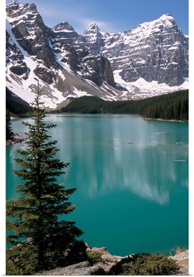 Moraine Lake with mountains, Banff National Park, Canada
