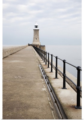 North Pier and Lighthouse, Tynemouth, North Tyneside, Tyne and Wear, England