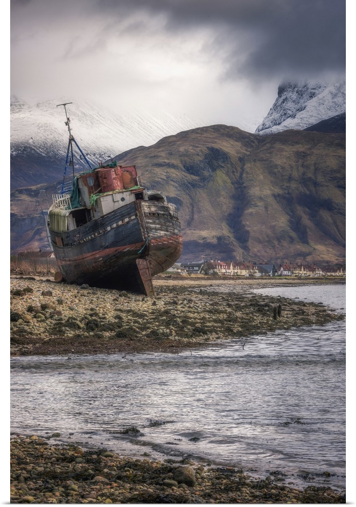 Old boat wreck at Caol with Ben Nevis in the background, Scottish Highlands, Scotland, United Kingdom, Europe