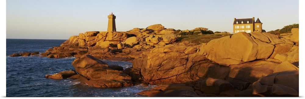 Pointe de Squewel and Mean Ruz Lighthouse, Brittany, France