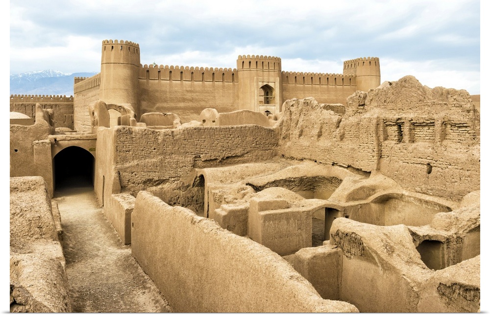 Ruins, towers and walls of Rayen Citadel, biggest adobe building in the world, Rayen, Kerman Province, Iran, Middle East