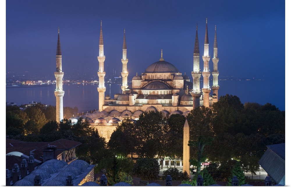 Sultan Ahmet Mosque (Blue Mosque) at twilight, Istanbul, Turkey, Europe
