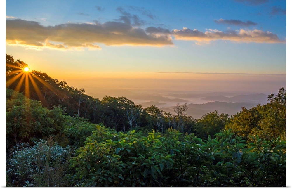 Sunrise over the Blue Ridge Mountains, North Carolina, United States of America, North America