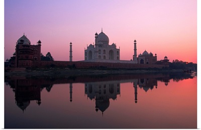 Taj Mahal at sunset, Agra, Uttar Pradesh state, India, Asia