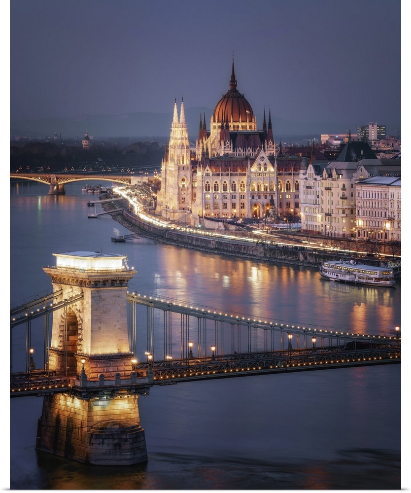 The Hungarian Parliament on the River Danube with the Chain Bridge, UNESCO World Heritage Site, Budapest, Hungary, Europe