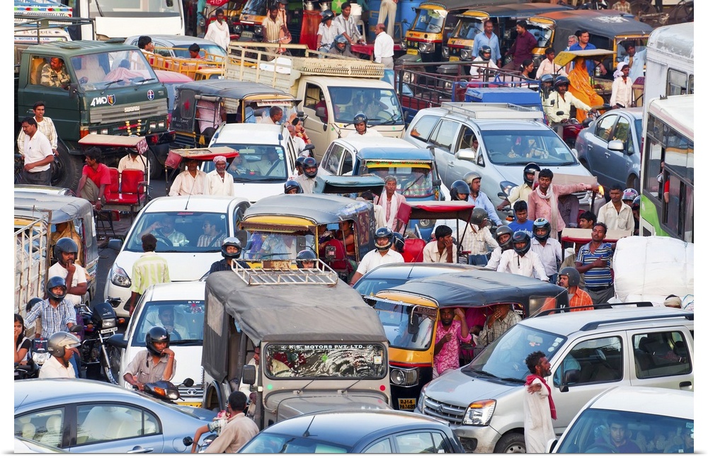 Traffic congestion and street life in the city of Jaipur, Rajasthan, India, Asia