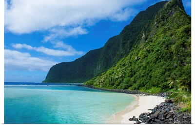 Turquoise water and white sand beach on Ofu Island, American Samoa